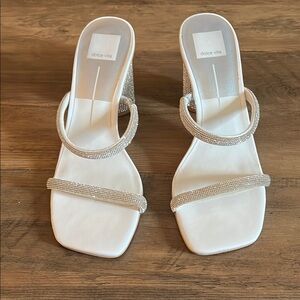 Dolce Vita EUC White Heels with Silver Accents